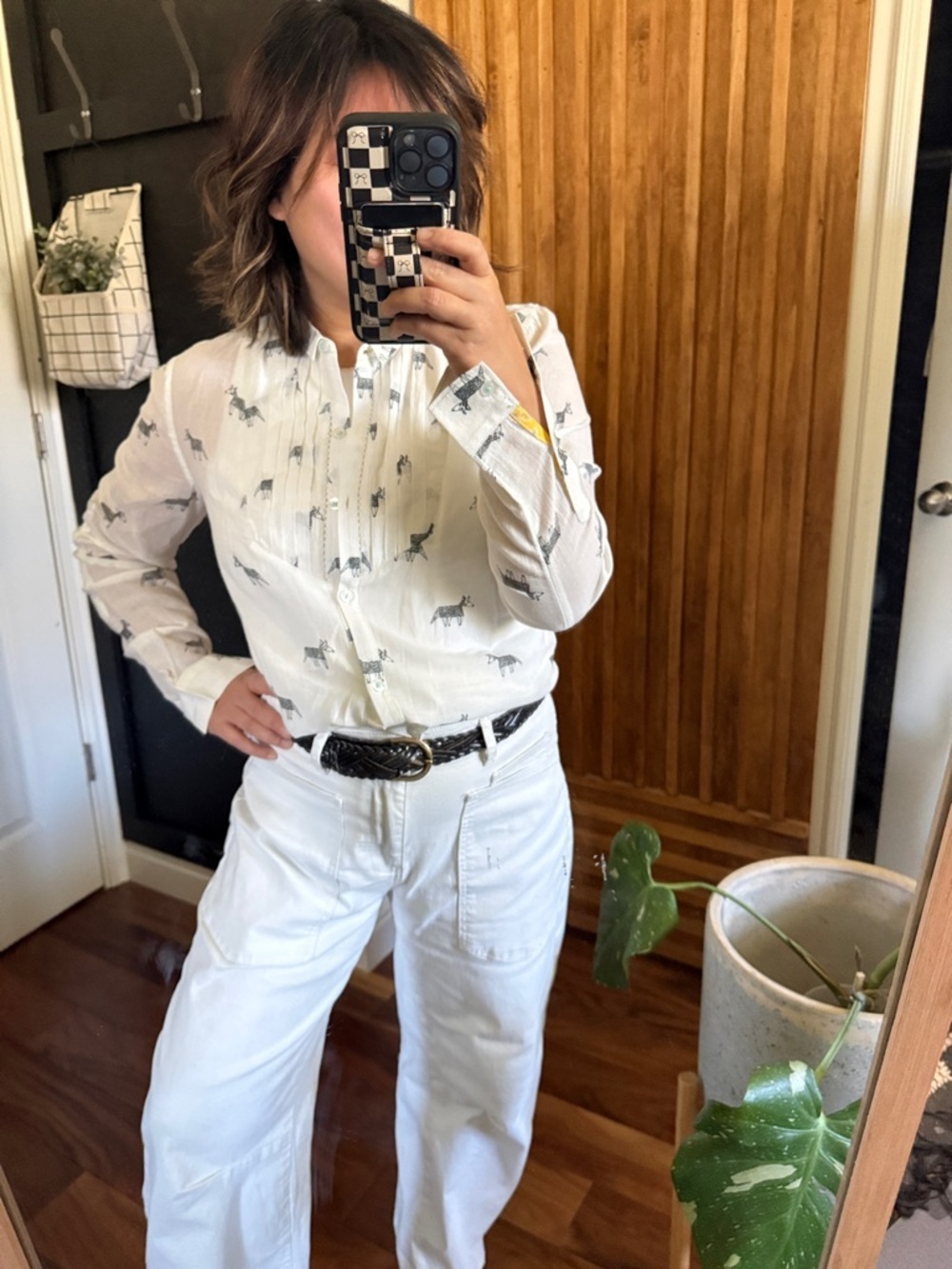 ANTHROPOLOGIE X Holding Horse Fun Horse Print Buttoned Front Shirt. 0 run big